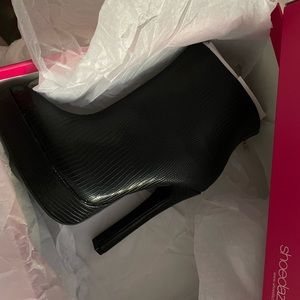 New ‘Colie’ black ankle boots by Shoedazzle sz 7